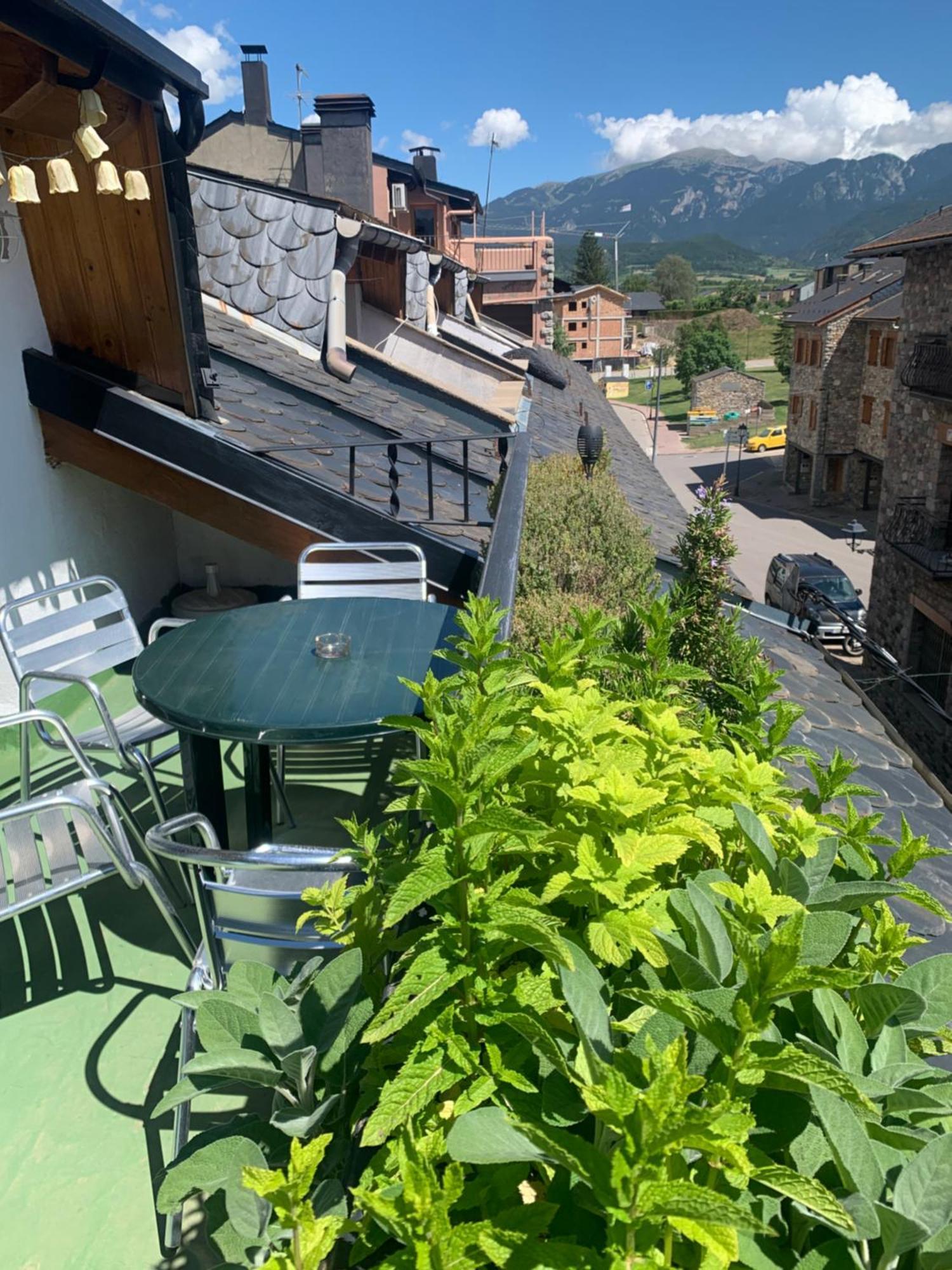 Atico Con Encanto En Bellver De Cerdanya Apartment Exterior foto
