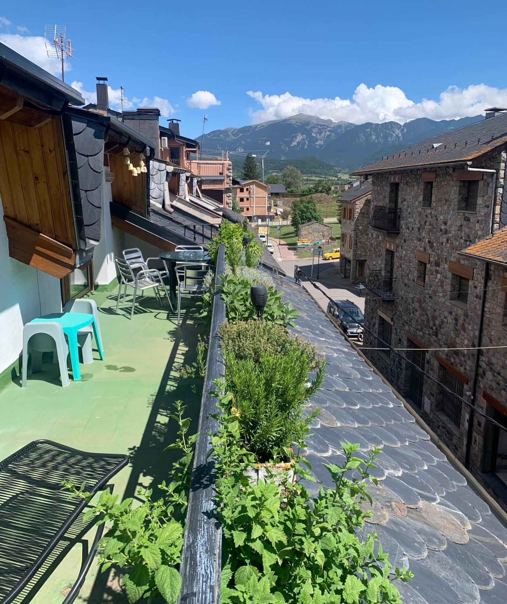 Atico Con Encanto En Bellver De Cerdanya Apartment Exterior foto